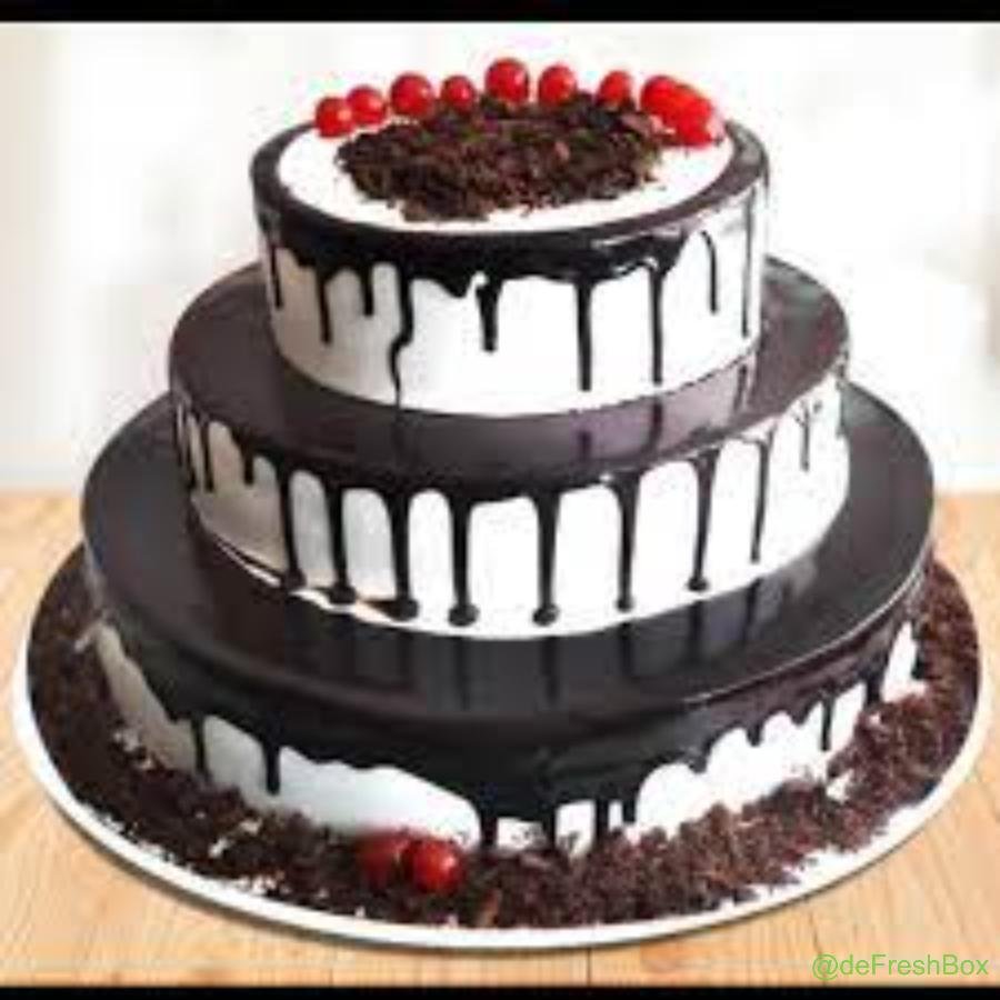 Cakes :: Vanilla Cake Decoration